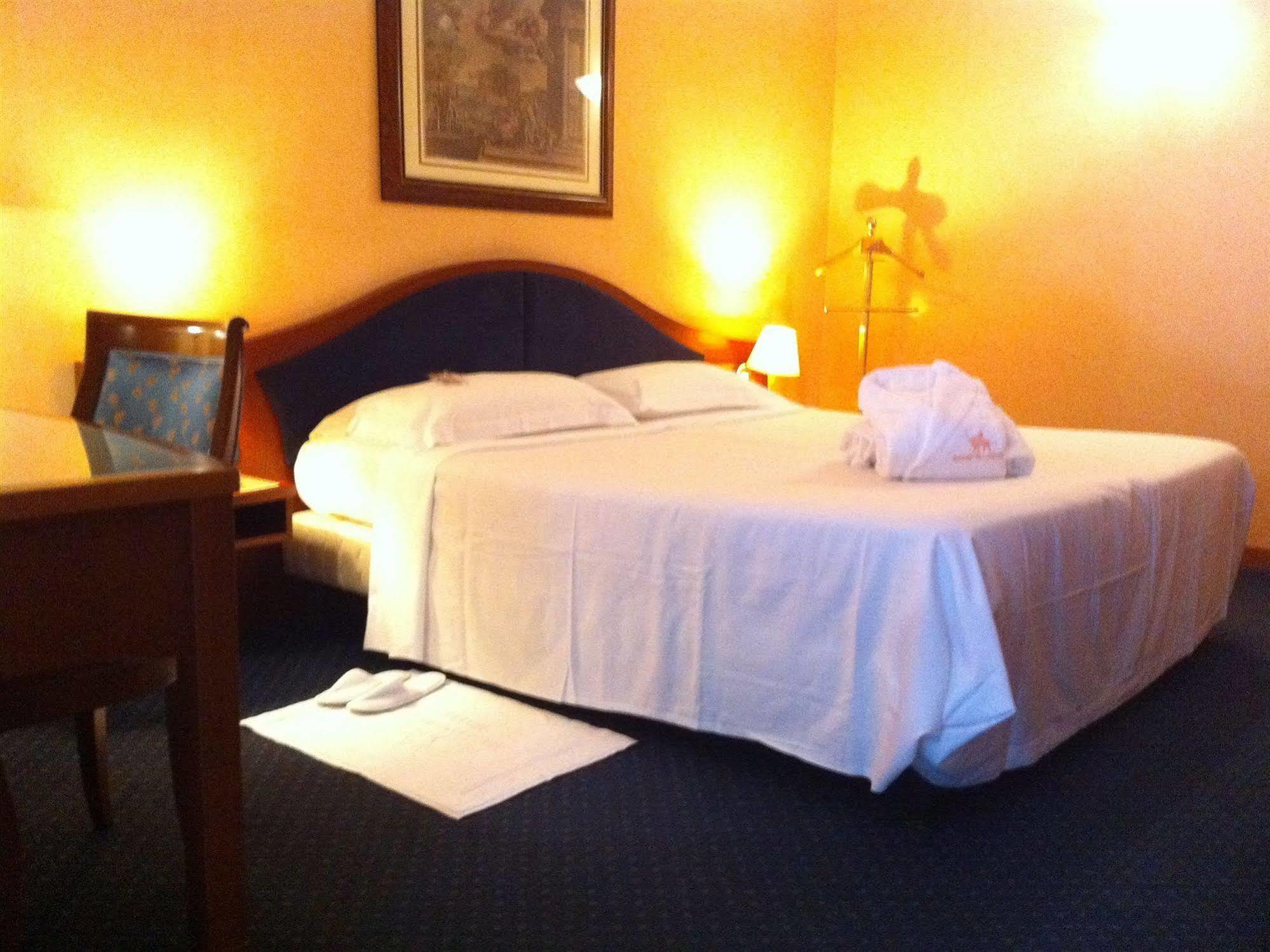 Massimo Plaza Hotel ปาแลร์โม ภายนอก รูปภาพ
